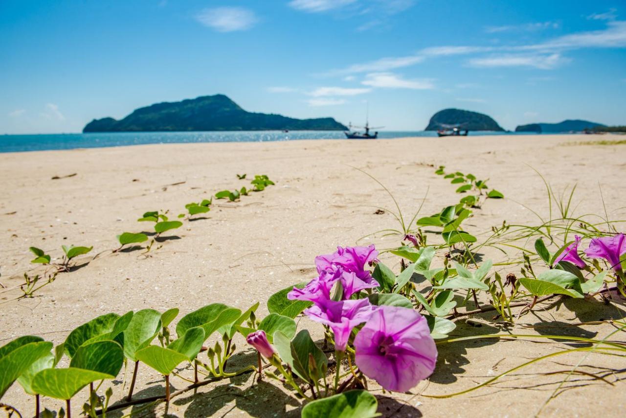 The Beach Village Resort Sam Roi Yot Exterior photo