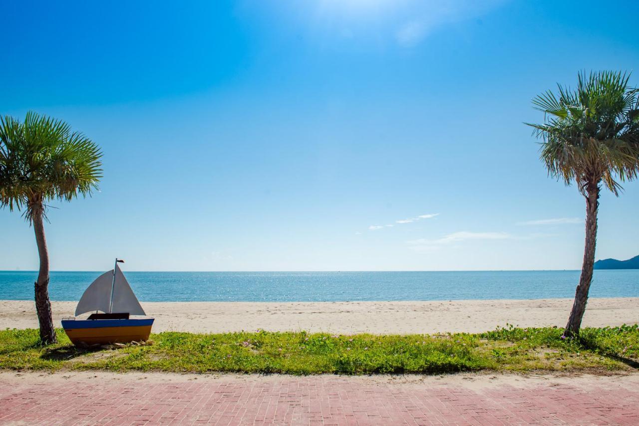 The Beach Village Resort Sam Roi Yot Exterior photo